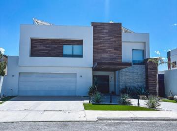 Casa de 4 habitaciones, Juárez · Se Vende Residencia Mision de Los Lagos con Alberca y Paneles Solares