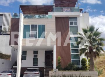 Casa en condominio · 387m² · 4 Recámaras · 2 Estacionamientos · Casa en Venta en La Gran Reserva - (4)
