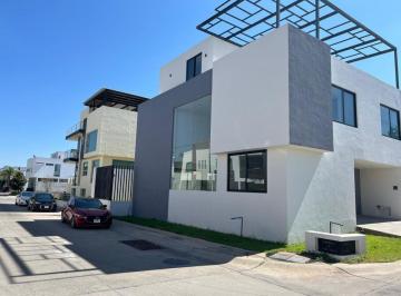 Casa de 4 habitaciones, Zapopan · Casa en Venta en Zapopan, Jalisco, Coto Español, Valle Imperial