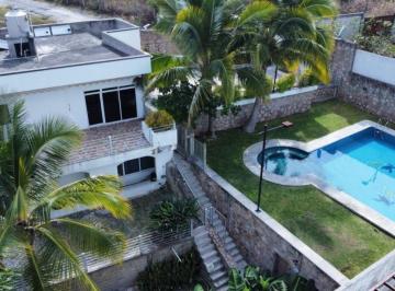 Casa de 4 habitaciones, Jojutla · Casa con Alberca en Tequesquitengo