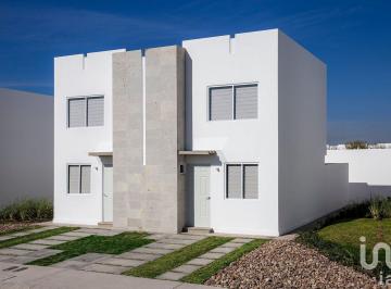 Casa · 62m² · 2 Recámaras · 1 Estacionamiento · Casa Nueva en Residencial Privado con Amenidades, en El Marqués, Querétaro.