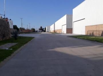 Nave industrial · 10231m² · 40 Estacionamientos · En Renta Nave en Parque Industrial