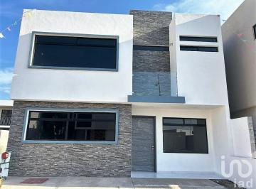 Casa · 184m² · 4 Recámaras · 2 Estacionamientos · Casa en Venta, Cañadas del Arroyo, Corregidora, Qro.