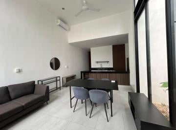 Casa de 2 habitaciones, Mérida · Townhouse de 2 Recámaras, Amueblado, con Alberca.