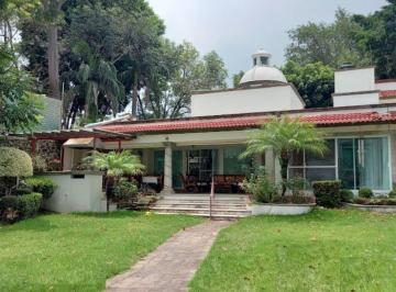 Casa · 450m² · 5 Recámaras · 2 Estacionamientos · Casa en Fraccionamiento en Jardines de Ahuatepec Cuernavaca - Ber - 1231 - Fr