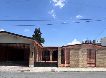 Casa de 4 habitaciones, Saltillo · En Venta Magnifica Residencia