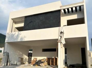 Casa · 402m² · 4 Recámaras · 2 Estacionamientos · Casa en Pedregal de Las Montañas