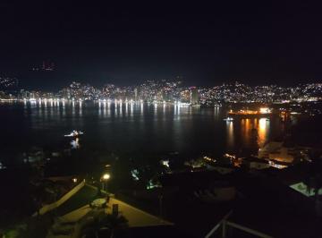 Departamento · 4 Recámaras · 3 Estacionamientos · Departamento - Acapulco de Juárez
