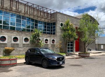 Nave industrial de 6 habitaciones, León · Bodegas de 5650 m² en Closter con Transformador