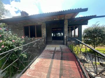 Casa · 230m² · 4 Recámaras · 2 Estacionamientos · Casa en Venta - (4)