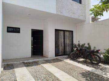 Casa de 3 habitaciones, Puerto Vallarta · Casa 3 Recamaras a Una Cuadra de Av Mexico Fracc. Villas Universidad