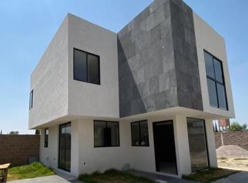 Casa · 110m² · 3 Recámaras · 2 Estacionamientos · Preventa de Casas con Tres Habitaciones, Terraza y Jardín en Tlaxcala.