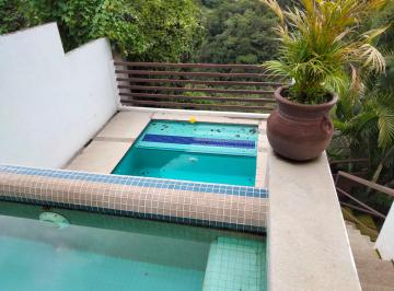 Casa de 4 habitaciones, Cuernavaca · Casa con Hermosa Vista Panorámica, en Privada con Seguridad.