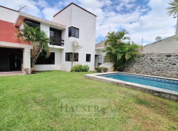 Casa de 4 habitaciones, Temixco · Casa con Alberca en Fracc. con Vigilancia Al Sur de Cuernavaca