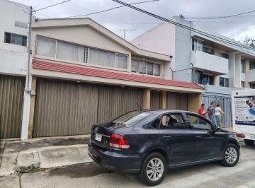 Casa en renta PINTADA ,espacios generosos ,zona muy tranquila PLANTA BAJA,sala, · Renta Ofnas a Pta. Cerrada 60 Mil Mensual y Más Opciones No Condominio. 334 m. Constr.4recám.3autos