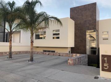 Casa en condominio · 332m² · 3 Recámaras · 3 Estacionamientos · Casa en Venta con Vista a Cañada en Privada Mision San Jerónimo Querétaro