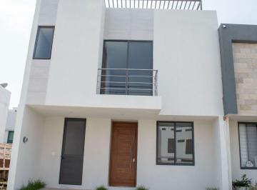 Casa en condominio · 211m² · 4 Recámaras · 2 Estacionamientos · Casa en Venta Punto Sur