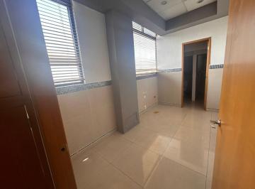 Oficina · 140m² · 6 Recámaras · 1 Estacionamiento · Oficina en Renta en Av Bonampak Dentro de Una Plaza