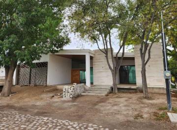 Casa de 4 habitaciones, Parras · Casa en Venta en Rincon del Montero, Parras, Coahuila de Zaragoza.
