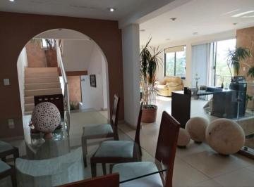 Casa en condominio · 300m² · 4 Recámaras · 3 Estacionamientos · Casa en Venta en Valle Escondido con Jardín
