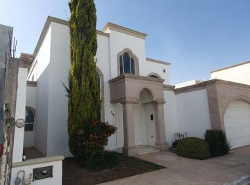 Casa de 4 habitaciones, Saltillo · Residencia en San Patricio Plus
