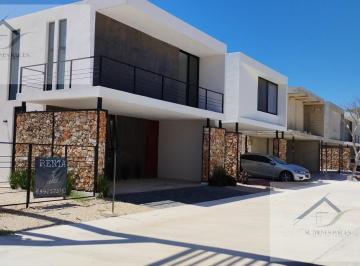 Casa · 178m² · 3 Recámaras · 2 Estacionamientos · Casa en Conkal