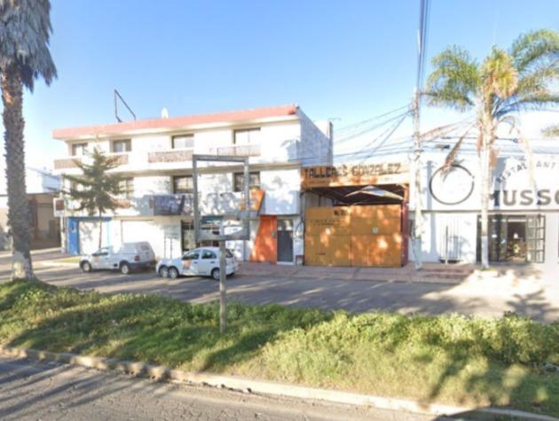 Bodega con Oficinas en Blvd Principal