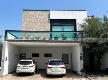 Casa de 4 habitaciones, Monterrey · Casa en Venta en Catujanes