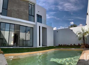 Casa · 237m² · 4 Recámaras · 3 Estacionamientos · Zona Dorada (Delicias) Casa Nueva en Venta.