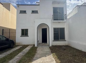 Casa de 3 habitaciones, Campeche · Se Renta Casa de 3 Recamaras en Fraccionamiento Privado