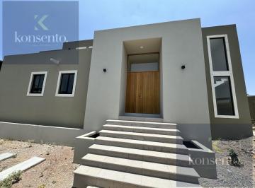 Casa · 500m² · 4 Recámaras · 3 Estacionamientos · Casa en Venta en Vista Antigua San Miguel de Allende