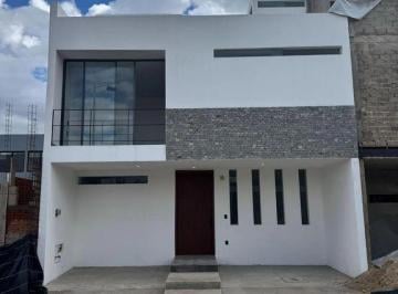 Casa en condominio · 202m² · 3 Recámaras · 2 Estacionamientos · Casa en Venta, Solares, Coto Soare 3.