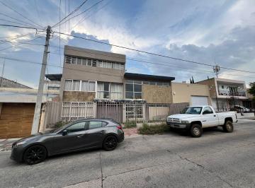 Casa de 9 habitaciones, Guadalajara · Casa Colonia Independencia Guadalajara 10 Recámaras $8,300,000