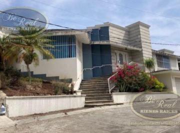 Casa · 424m² · 3 Recámaras · 6 Estacionamientos · Casa en Venta en Acueducto Ánimas