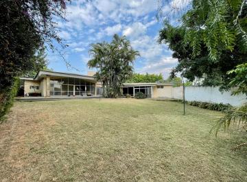Casa de 4 habitaciones, Zapopan · Casa Como Terreno Lomas del Valle Oportunidad 1,125 m²