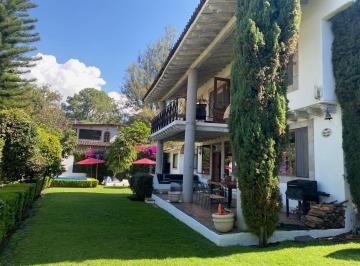 Casa de 4 habitaciones, Valle de Bravo · Casa en Venta 500 m² en Valle de Bravo con Vista Al Lago, Jardin Gigante, Alberca y Seguridad