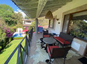 Casa de 4 habitaciones, Valle de Bravo · Casa en Venta 500 m² en Valle de Bravo con Vista Al Lago, Jardin Gigante, Alberca y Seguridad
