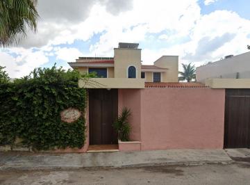 Casa · 644m² · 6 Recámaras · 2 Estacionamientos · Se Vende Casa en Esquina Ubicada en Montes de Amé, Mérida, Yucatán. - (4)