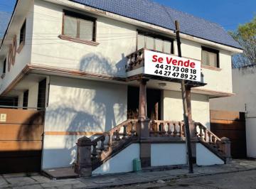 Casa uso de suelo de 4 habitaciones, Querétaro · Casa con Uso de Suelo Comercial, en Venta en El Centro de Queretaro