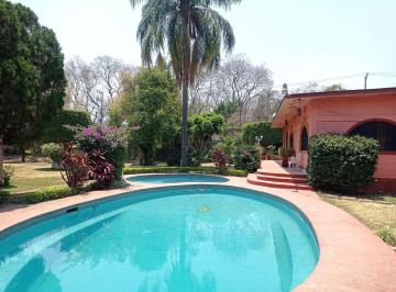 Casa · 519m² · 4 Recámaras · 10 Estacionamientos · Casa en Venta de Una Planta en Jiutepec Centro