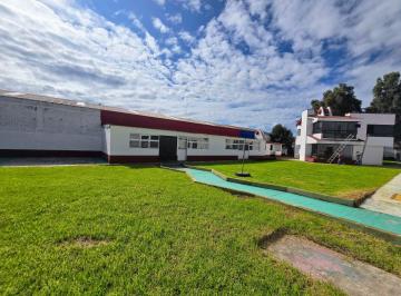 Casa uso de suelo · 900m² · 10 Recámaras · 10 Estacionamientos · Oficinas en Venta en Toluca Estado de México