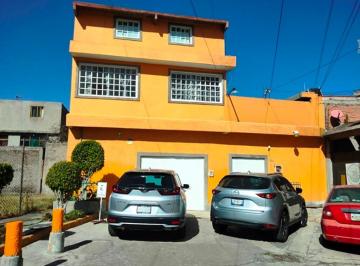 Casa de 8 habitaciones, Nezahualcóyotl · Casa con 3 Departamentos en Nezahualcoyotl