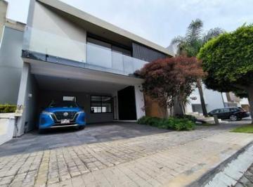 Casa en condominio · 301m² · 3 Recámaras · 2 Estacionamientos · Casa en Venta en Lomas de Angelopolis I, Puebla Cluster 888