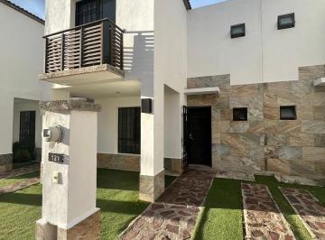 Casa · 116m² · 3 Recámaras · 2 Estacionamientos · Renta Casa en Bosques del Dorado