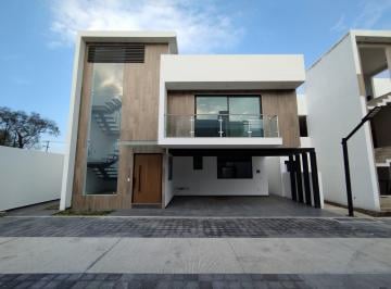 Casa · 350m² · 4 Recámaras · 2 Estacionamientos · Casa en Venta Residencial Amalfi