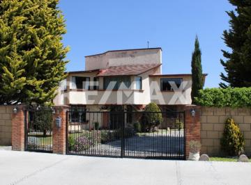 Casa en condominio · 452m² · 3 Recámaras · 6 Estacionamientos · Casa Residencial en Venta Zona Campestre Exclusiva en Cacalomacán, Estado de México - (4)