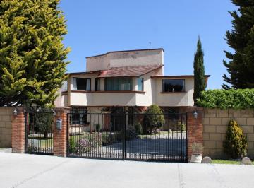Casa en condominio · 452m² · 3 Recámaras · 6 Estacionamientos · Casa Residencial en Venta Zona Campestre Exclusiva en Cacalomacán, Estado de México - (4)