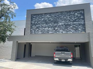 Casa de 4 habitaciones, Monterrey · Casa en Venta Caleras Zona Carretera Nacional