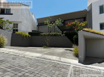 Casa · 289m² · 2 Recámaras · 2 Estacionamientos · Casa Moderna en Venta con Excelentes Espacios y Ubicación