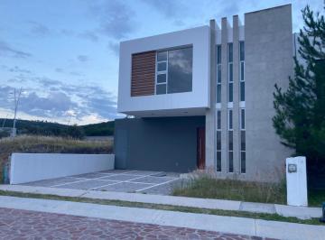 Casa de 4 habitaciones, Huimilpan · Casa en Venta en Querétaro Club de Golf El Encino